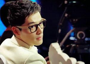 戴眼镜的韩国男明星,揭秘戴眼镜的韩国男明星风采