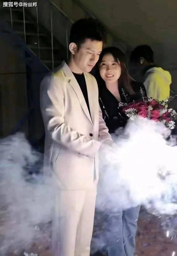 阿哲爆料老婆滑冰视频,优雅身姿引网友热议