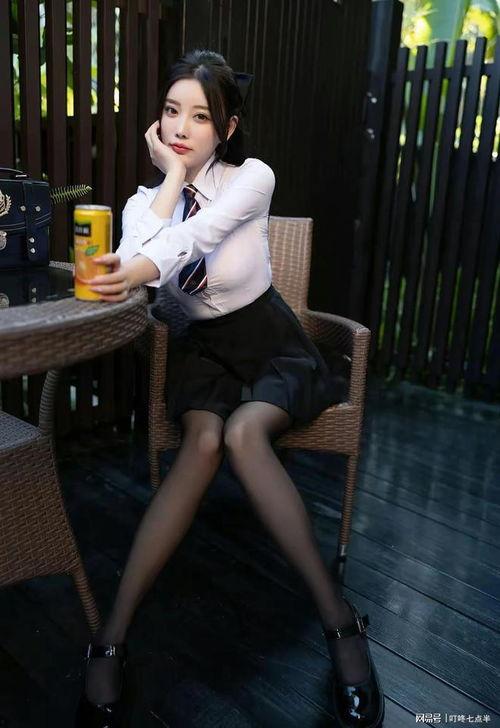 杨晨晨丝袜美腿图片,杨晨晨的时尚风采