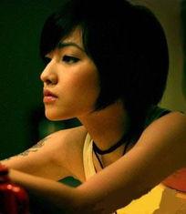 明星 单亲家庭,揭秘单亲家庭背景下的璀璨人生